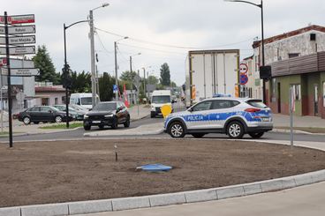 Nowe rondo w Wieluniu jeszcze bez oznakowanych przejść dla pieszych – co to oznacza w praktyce?