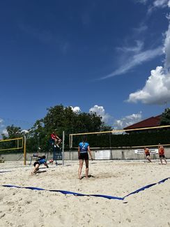 Wieluńskie licea wygrywają Licealiadę w siatkówce plażowej