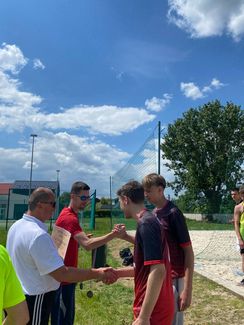 Wieluńskie licea wygrywają Licealiadę w siatkówce plażowej