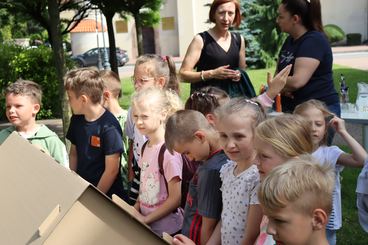 Bibliotekę marzeń tworzyli dziś uczniowie – na zabawę z okazji Dni Dziecka zaprosiła ich Biblioteka Miejska w Wieluniu 