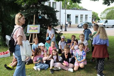 Bibliotekę marzeń tworzyli dziś uczniowie – na zabawę z okazji Dni Dziecka zaprosiła ich Biblioteka Miejska w Wieluniu 