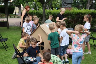 Bibliotekę marzeń tworzyli dziś uczniowie – na zabawę z okazji Dni Dziecka zaprosiła ich Biblioteka Miejska w Wieluniu 