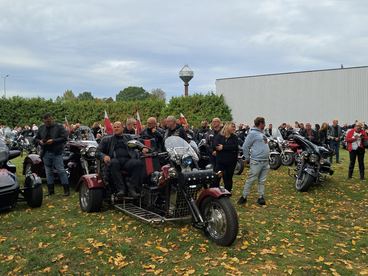 Ponad 700 motocykli, muzyka i wielkie serca. XVIII Zakończenie Sezonu Motocyklowego w Białej mimo deszczu przyciągnęło tłumy (zdjęcia)