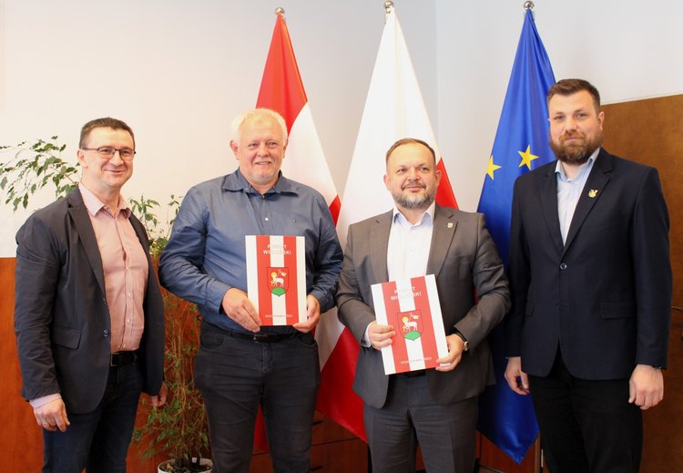 Umowa na budowę ścieżki rowerowej z Wielunia do Kamionu podpisana