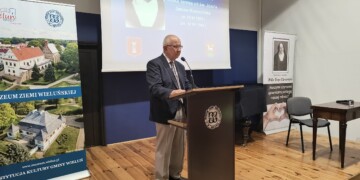 Konferencja popularnonaukowa w wieluńskim muzeum poświęcona Matce Teresie Kierocińskiej (zdjęcia)