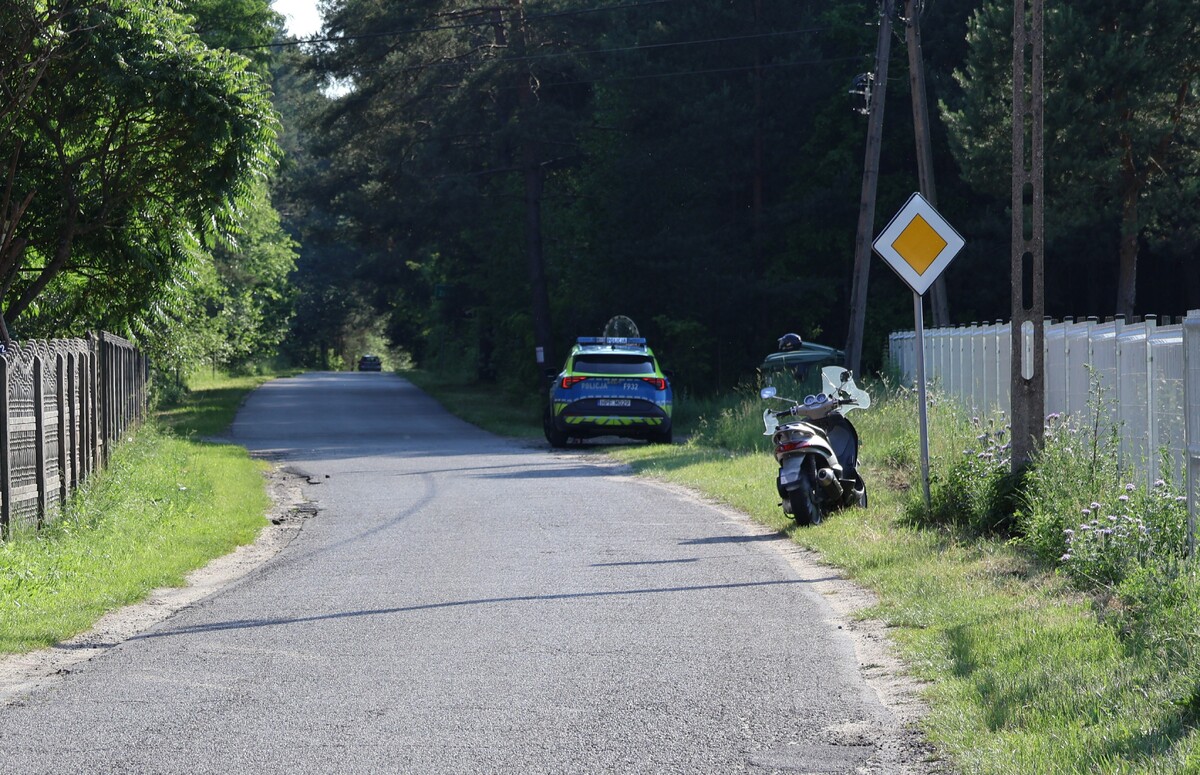 14-latek bez uprawnień motocyklem potrącił pieszego, 19-latek wyprzedzał na skrzyżowaniu – dwa zdarzenia w powiecie pajęczańskim