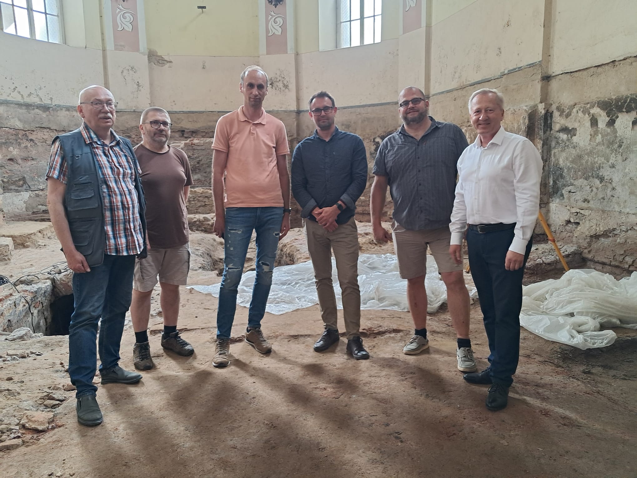 Zakończono badania w krypcie dawnego kościoła bernardynek. Archeolodzy odkryli cenne zabytki