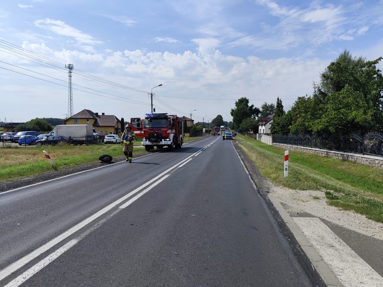 W Nietuszynie w gminie Ostrówek zderzyły się dziś dwie osobówki