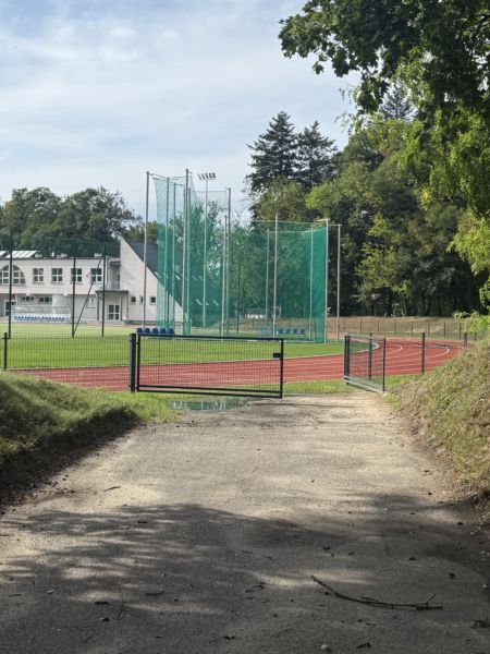 Remont stadionu w Wieluniu na finiszu. W połowie września z obiektu mają już korzystać lekkoatleci. Piłkarze poczekają do wiosny