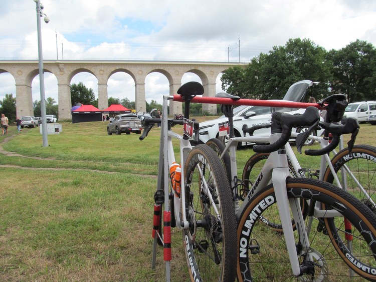 Kolarze Wieluń-Baumatech Cycling Team zdominowali Predator Gravel. Udane przetarcie przed ME