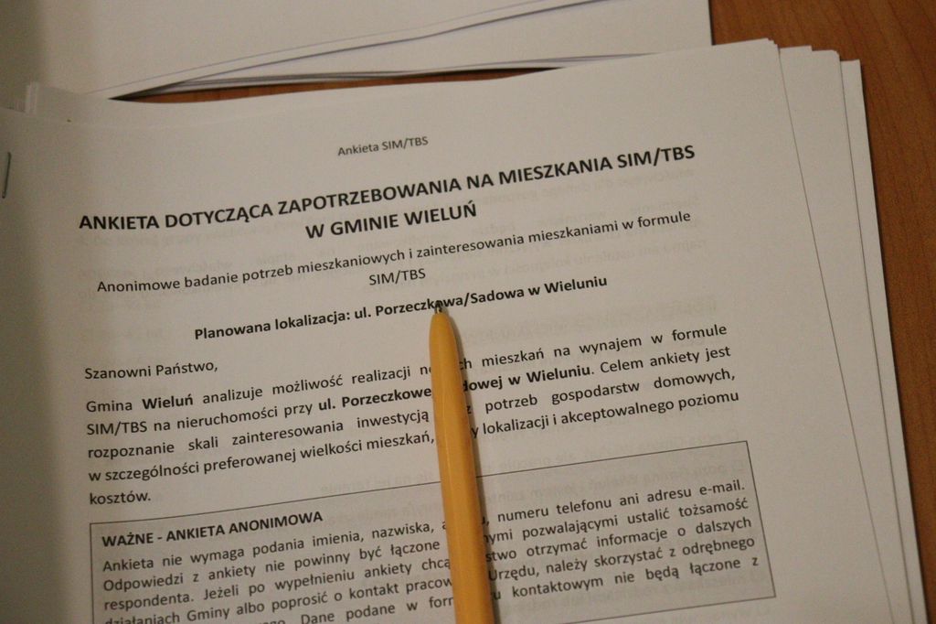 Władze Wielunia sprawdzają społeczne zainteresowanie mieszkaniami w formule SIM lub TBS w gminie Wieluń. Zainteresowani mogą wypełnić ankietę!