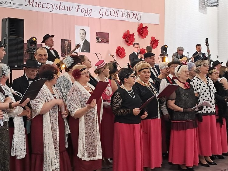 Siemkowice przeniosły się w świat Mieczysława Fogga. Wczoraj odbyło się podsumowanie projektu „Mieczysław Fogg – głos epoki”