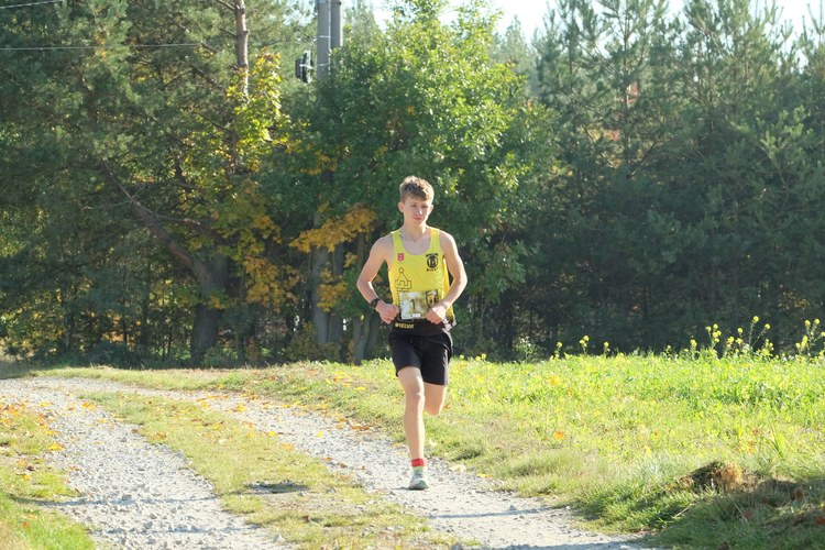 Leśny Cross Wieluń Biega. Kacper Owczarek i Tetiana Kravchenko najlepsi w biegu na 10 km